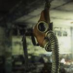 Газова маска в изоставена сграда в Чернобил – символ на радиоактивното замърсяване след ядрената авария