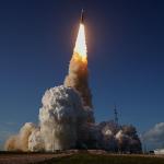 Минута за наука: Оръжие от паднала звезда, НАСА изпрати четирима астронавти към Луната и други интересни новини