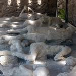 Гипсови отливки на жертви от изригването на Везувий в древния град Помпей