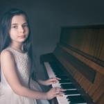8-годишно българче ще свири на червения роял на  Елтън Джон в Лондон