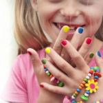 Дерматолози: Не лакирайте ноктите на детето 