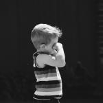 Ето какво да направите, ако чужд човек обиди детето ви