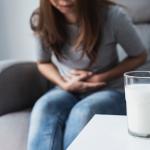 Подуване и болки в корема след консумация на мляко?