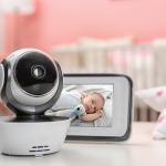 Хакери наблюдават домовете на родителите през камерите на бебефоните