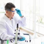 Китайски учени създадоха ултраздрав полимер, способен да тегли автомобил с „лепенка“ колкото нокът