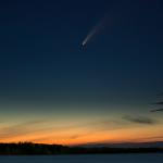 Видима с невъоръжено око комета е събитие, което се случва 