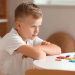 Кортизолът в косата разкрива нивата на стрес при деца с аутизъм