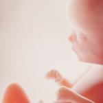 Може ли нов медицински подход да поправи дефектните гени преди раждането?