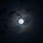 Мистериозната ръжда на Луната вероятно е вследствие от кислород от „земния вятър“