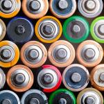 Учени създадоха технология за производство на акумулаторни батерии от медицински отпадъци