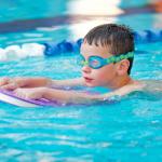 Защо плуването е важно за децата с аутизъм
