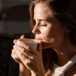 Защо следобедното кафе влияе на съня повече, отколкото мислим