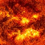 Учени пресъздадоха слънчеви изригвания в лаборатория и може би са на път да разгадаят една от най-големите мистерии на Слънцето