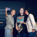 „Роди се звезда“ – когато музиката оживява върху платното