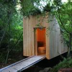 Първата в света „захранвана от гъби“ тоалетна, която работи без вода, се появи в ботаническа градина