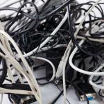 Как да се справим с оплитащите се кабели