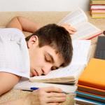 През седмицата учениците масово не си доспиват 