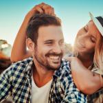 Щастливите двойки по-малко се афишират в социалните мрежи