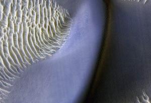 Засякоха гигантски „мегавълнисти“ структури, движещи се по Марс