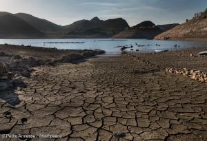 Изчезването на водата капка по капка