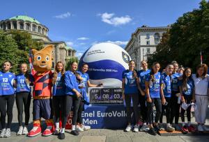 Доброволци подкрепиха старта на обратното броене до Евроволей 2026
