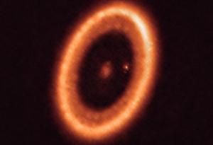 Астрономи откриха диск около подобна на Юпитер екзопланета, в който се раждат спътници