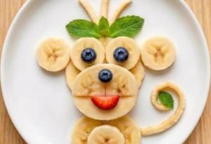 Животни от плодове в чинията