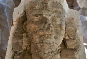 Археолози откриха два гигантски сфинкса в "Храма на милион години", построен преди 3300 години