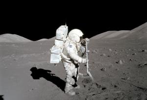 NASA отваря проба от Луната, взета преди 50 години