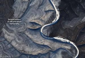Сателитни снимки показват един мистериозно нагънат пейзаж в сибирската част на Арктика