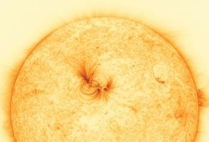 Това е най-детайлната снимка на слънчевата корона въобще