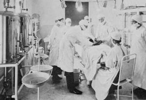 Историята на лекаря, който присажда тестиси на козел в скротумите на мъже