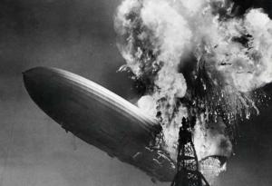 Невероятни кадри показват катастрофата с „Хинденбург“ в цветове и с повишена резолюция