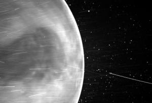 Слънчевата сонда „Паркър“ засне сияещата повърхност на Венера