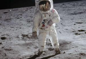 Канадците ще бъдат наказвани за престъпления, извършени на Луната