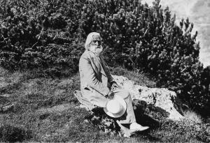 Обичайте толкова, колкото любов излиза от сърцето ви ❤ Петър Дънов