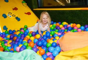 5 места, където микроби дебнат детето