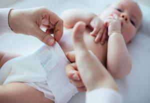 Как правилно да се грижим за пъпчето на новородено
