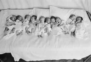 Жена от ЮАР роди 10 близнаци и постави нов световен рекорд