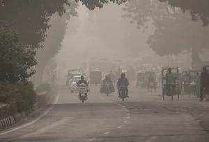 Индийски учени се надяват, че засяването на облаци може да пречисти токсичния въздух в Делхи