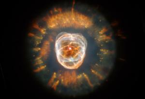 Вече знаем как умиращите звезди създават тези пленителни мандали от звезден прах