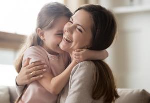 Защо съм бясна, когато роднини и гости възпитават детето ми 