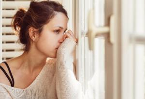 7 тъжни мисли, които крадат от красотата ни