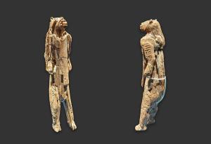 През 1939 г. археолози проучват пещера и откриват изумителна скулптура – хибрид между лъв и човек