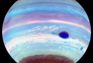 Магнитно торнадо раздвижва мъглата при юпитеровите полюси