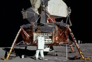 Няма глупави въпроси: Как астронавтите са излетели от Луната с подобно нещо?