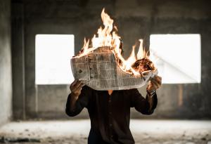 Хората вярват в теории на конспирацията по една напълно логична причина