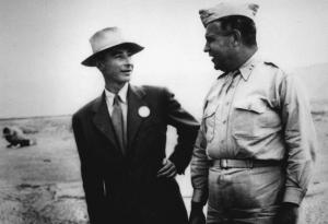 Вижте как Опенхаймер изнася прословутата си реч „Сега аз съм станал Смъртта, унищожителят на световете“