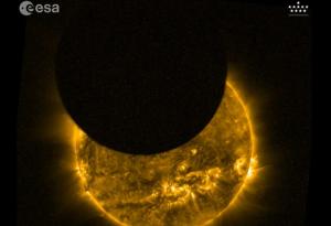 Вижте как изглеждаше последното частично слънчево затъмнение от Космоса