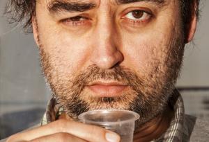 Виц: Мога да пия, мога и да не пия!